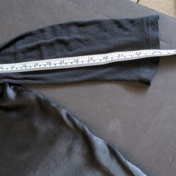 Vince Silky Crew Neck Top - Picture 8 of 10